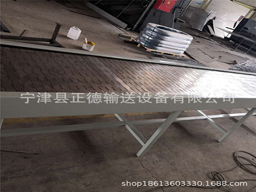 購(gòu)買鏈板輸送機(jī)應(yīng)注意什么