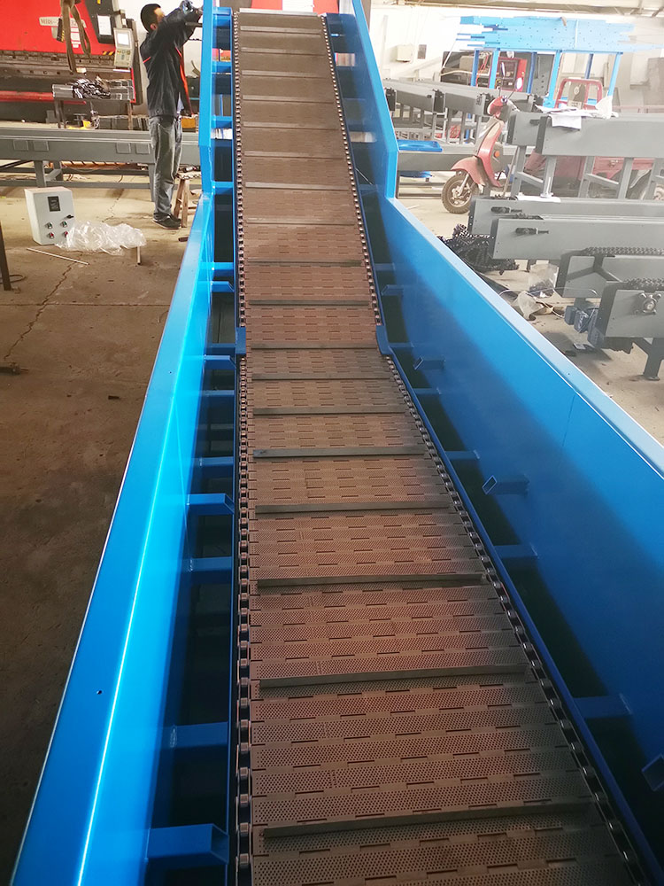 鏈板輸送機