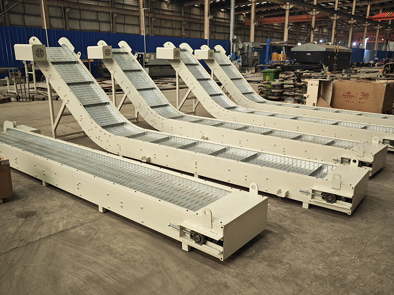 多臺鏈板提升機(jī)